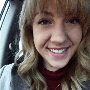 Meet your Posher, Kayla